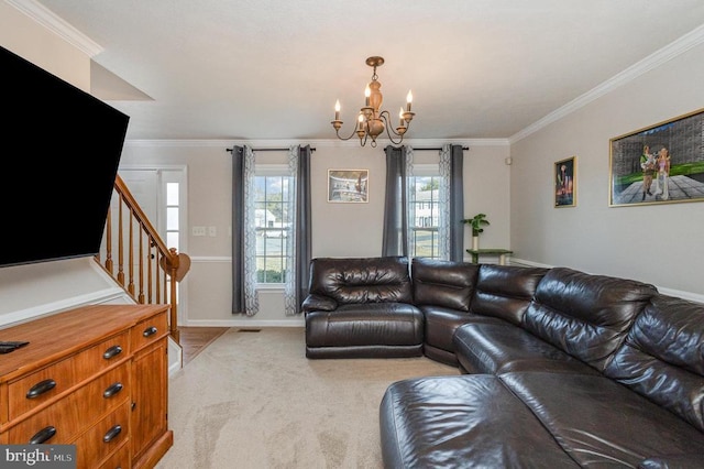 living room featuring light carpet, a notable chandelier, and crown molding