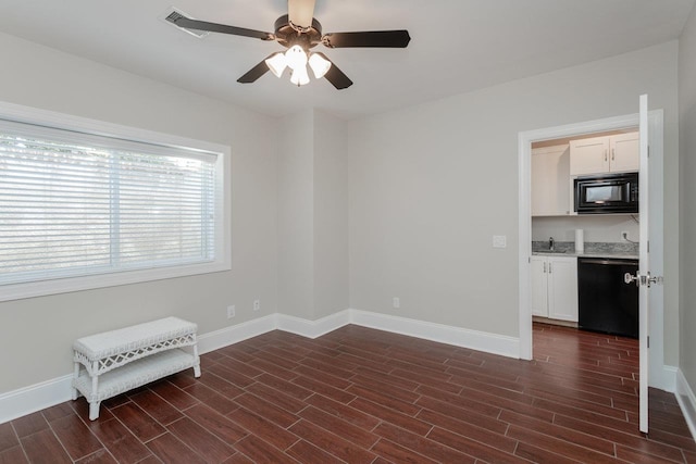 empty room featuring ceiling fan