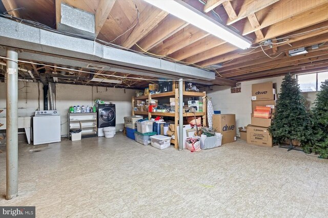 basement with washer / clothes dryer