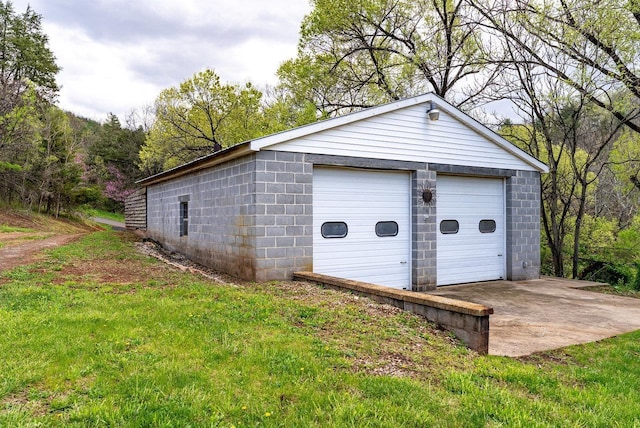 view of detached garage