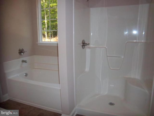 bathroom featuring a bathtub