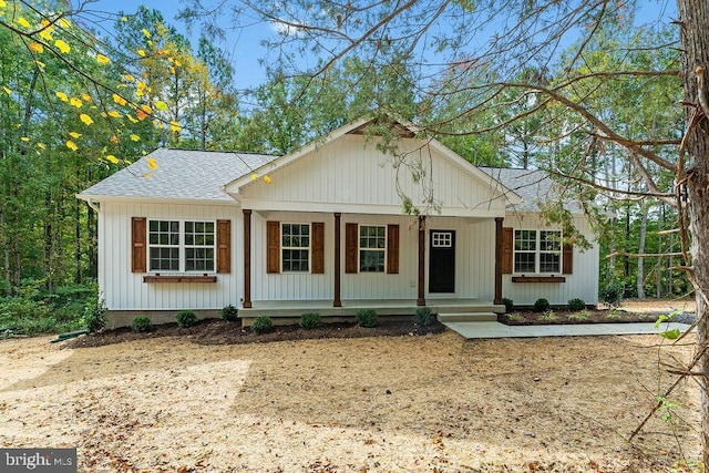 view of front of house featuring a porch