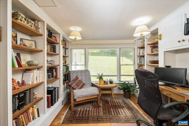 office with crown molding