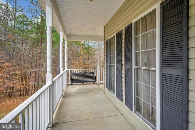 balcony featuring covered porch