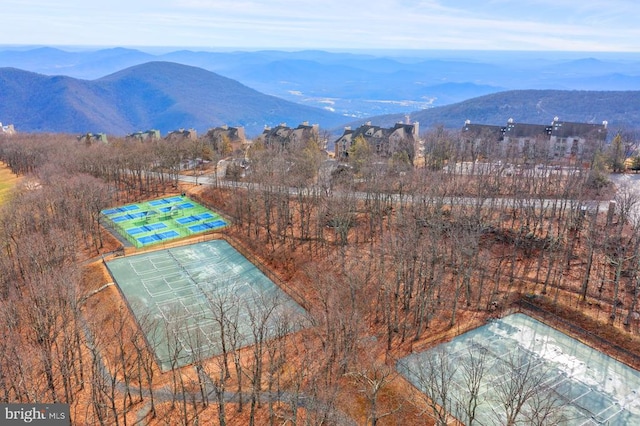 bird's eye view featuring a mountain view