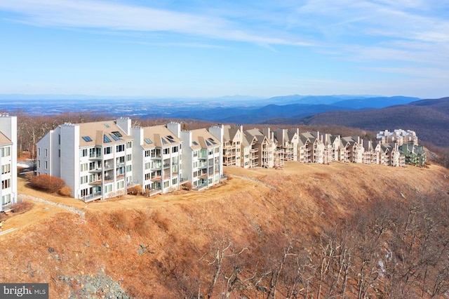 bird's eye view with a mountain view