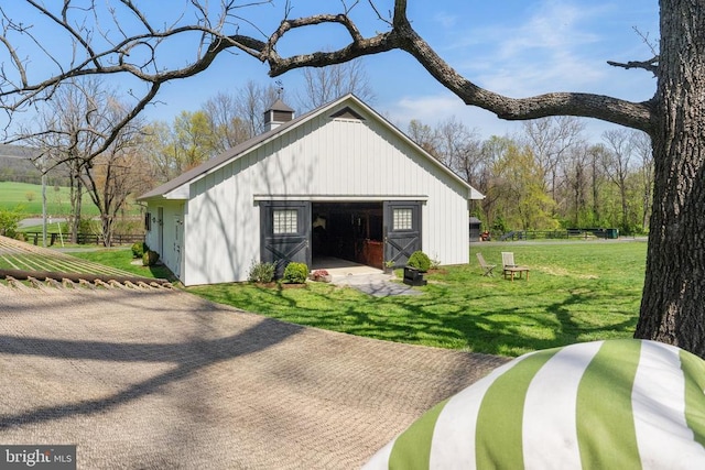 exterior space featuring a lawn