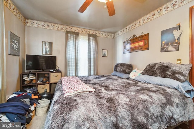 bedroom with ceiling fan