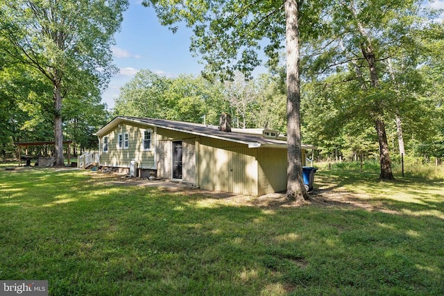 exterior space featuring a lawn