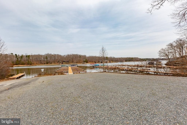 view of yard featuring a water view