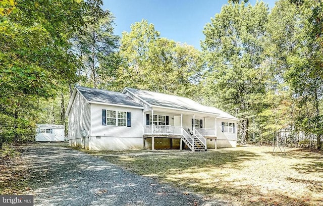 view of front of property featuring a porch