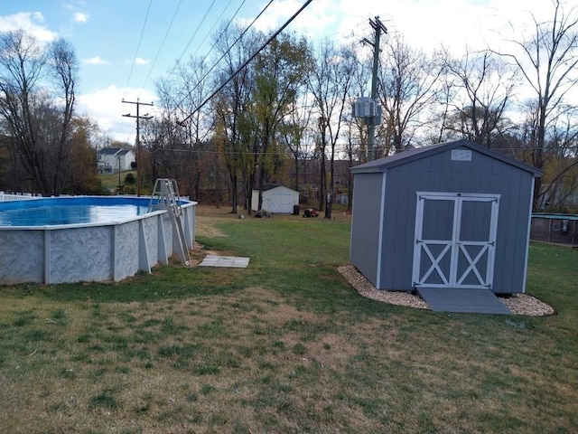 view of yard with a storage unit