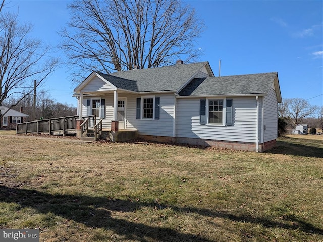 view of front of house with a front yard