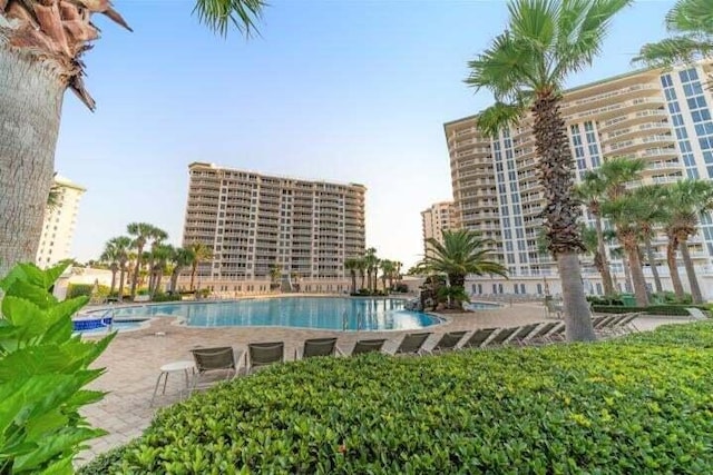 view of swimming pool