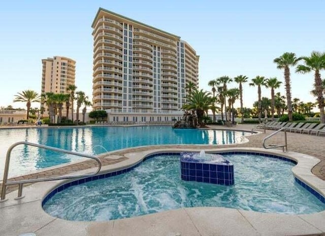 view of swimming pool