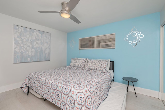 bedroom with ceiling fan