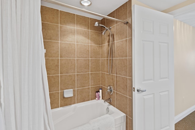 bathroom featuring shower / bath combo