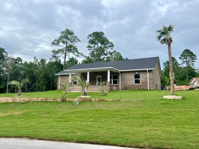 view of front of property with a front yard