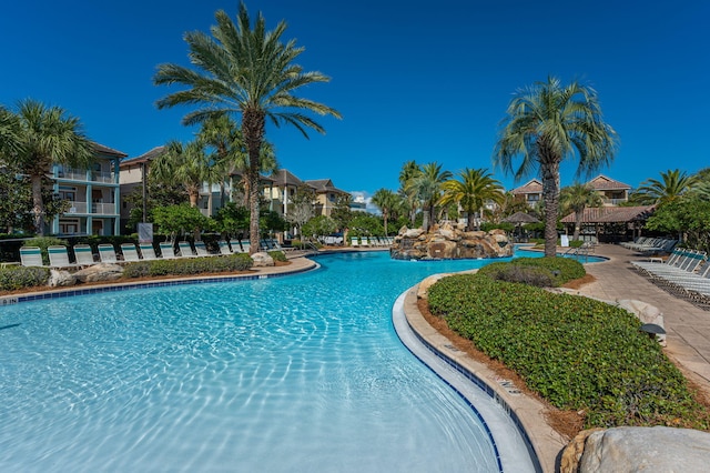 view of swimming pool