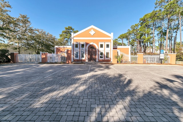 view of front of house