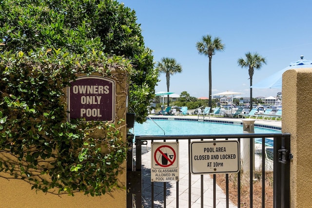 view of community / neighborhood sign