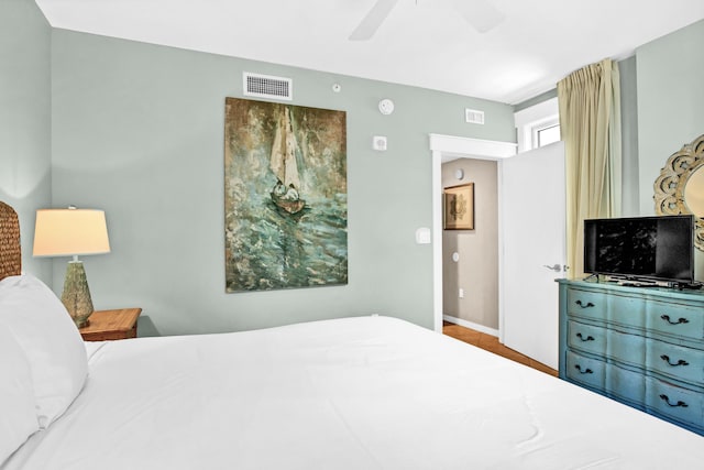 bedroom featuring ceiling fan