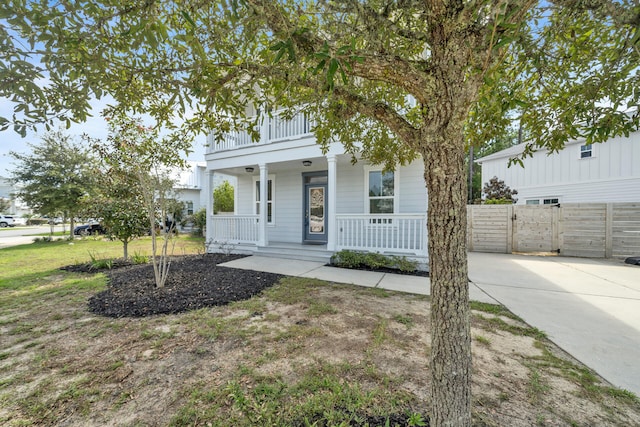 view of front of home with covered porch