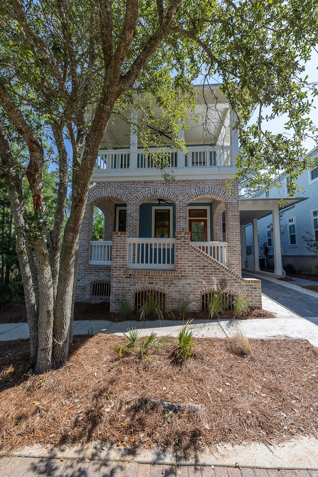 view of front of home featuring a porch