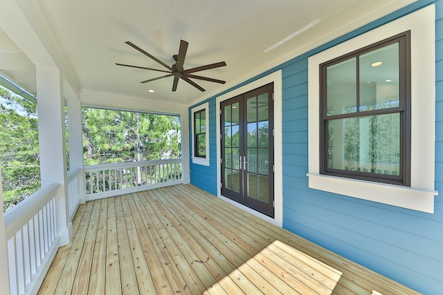 deck with ceiling fan