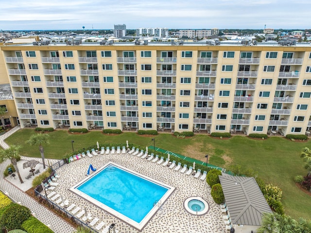 view of swimming pool