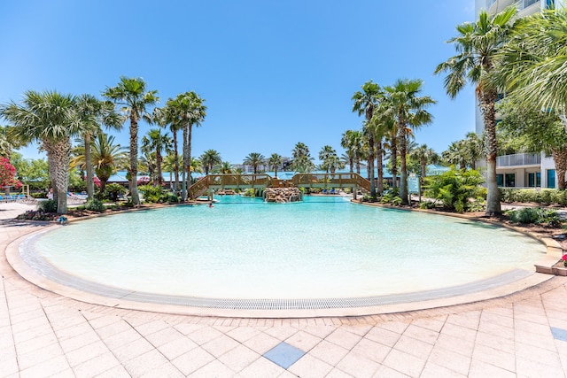 view of swimming pool