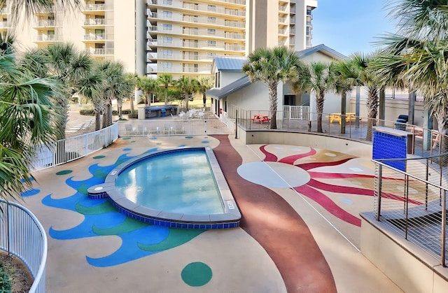 view of swimming pool