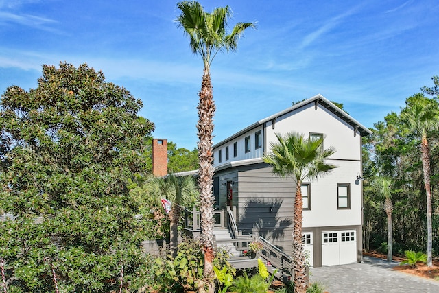 view of front facade with a garage