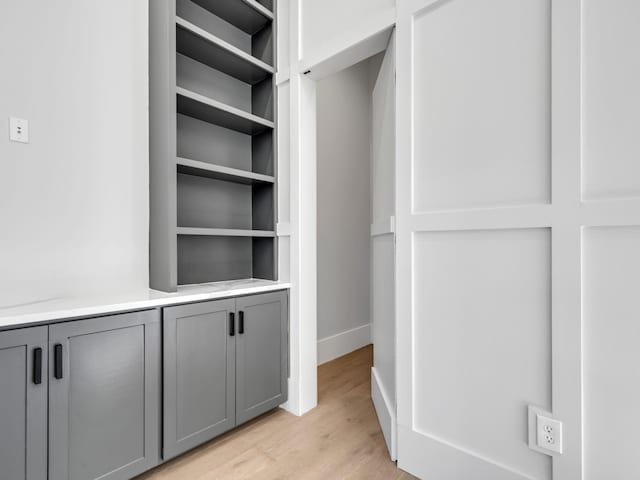 330 Kelly Plantation Dr, Destin, FL 32541 - spacious closet with light wood finished floors
