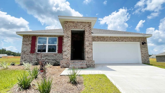 view of front facade with a garage