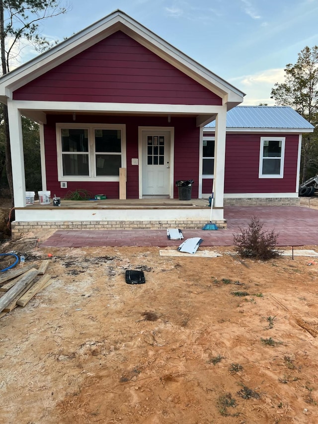 view of front of home featuring a porch