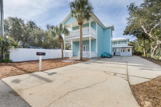 view of front of house featuring covered porch