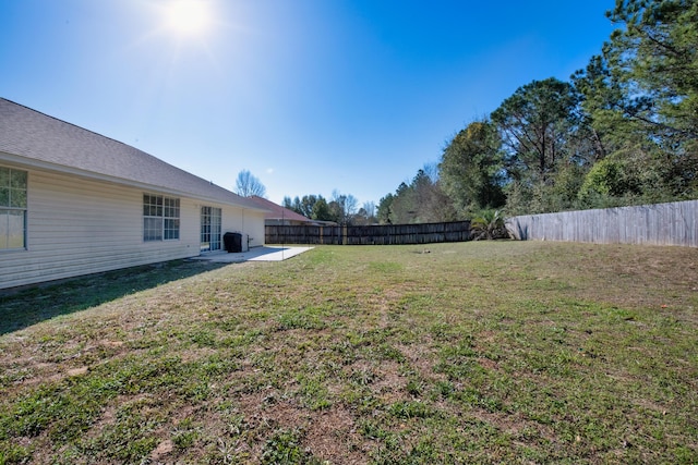 view of yard with a patio area