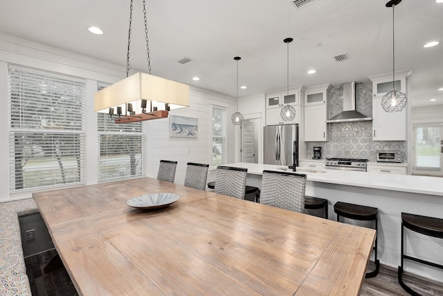 dining space featuring sink