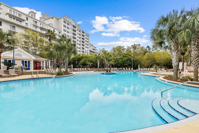 view of swimming pool