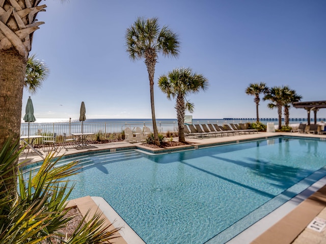 view of swimming pool