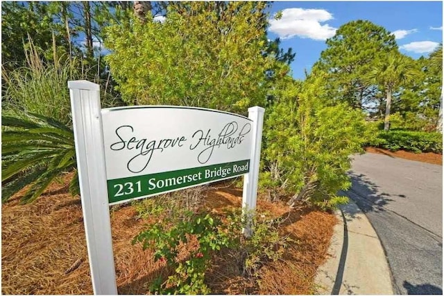 view of community / neighborhood sign