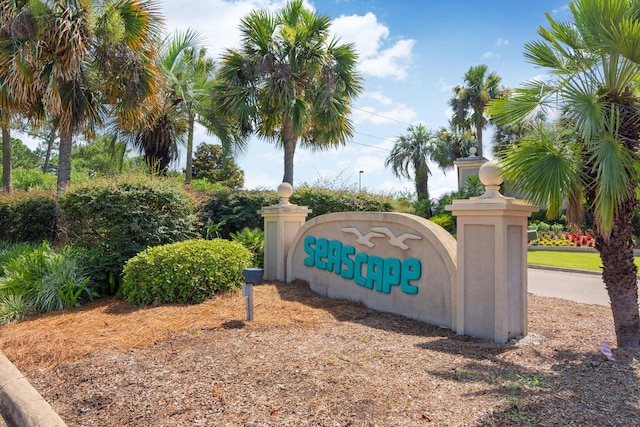 view of community / neighborhood sign