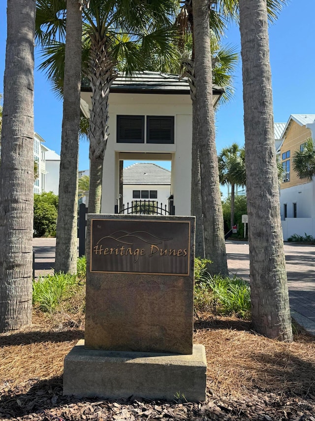 view of community / neighborhood sign