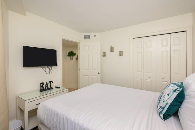 bedroom featuring a closet