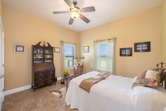 bedroom with ceiling fan