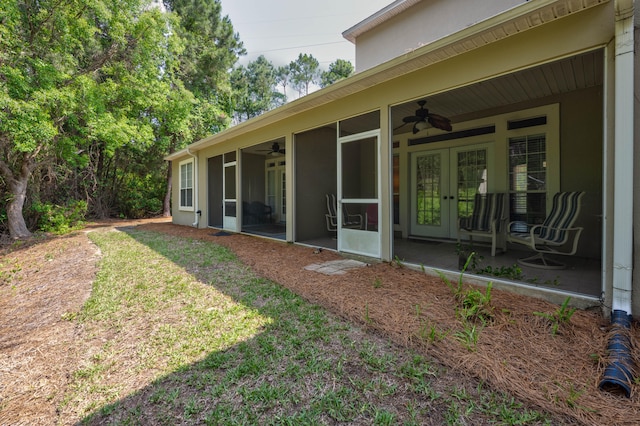 view of yard featuring ceiling fan