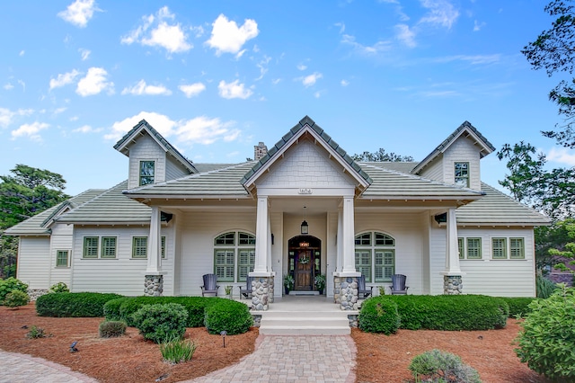 view of front of property featuring a porch