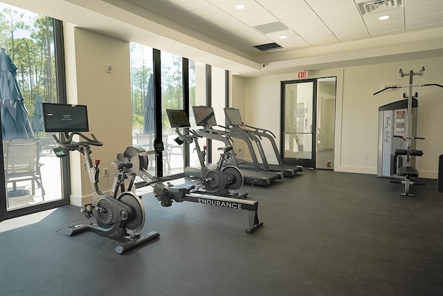 gym featuring recessed lighting, visible vents, and baseboards