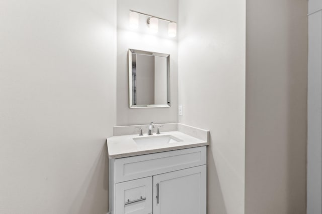 bathroom featuring large vanity